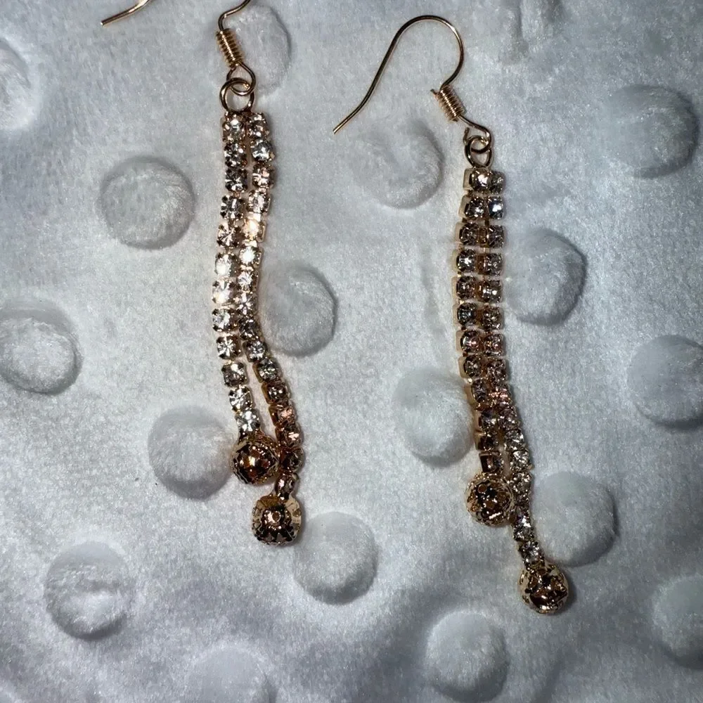 Sparkling Waterfall Crystal Dangle Earrings - Glamorous Rose Gold - Picture 3 of 3